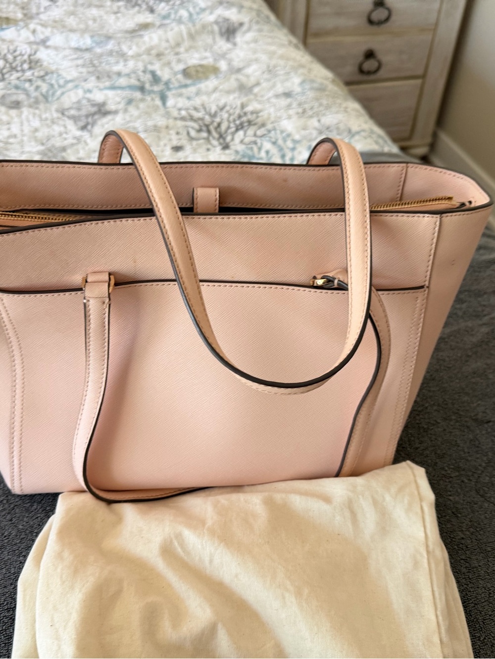 Tory Burch Blush Leather Tote with Gold Hardware - Picture 2 of 3